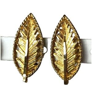 BSK Signed Vintage Gold Tone Etched Leaf Clip On Earrings Mid Century